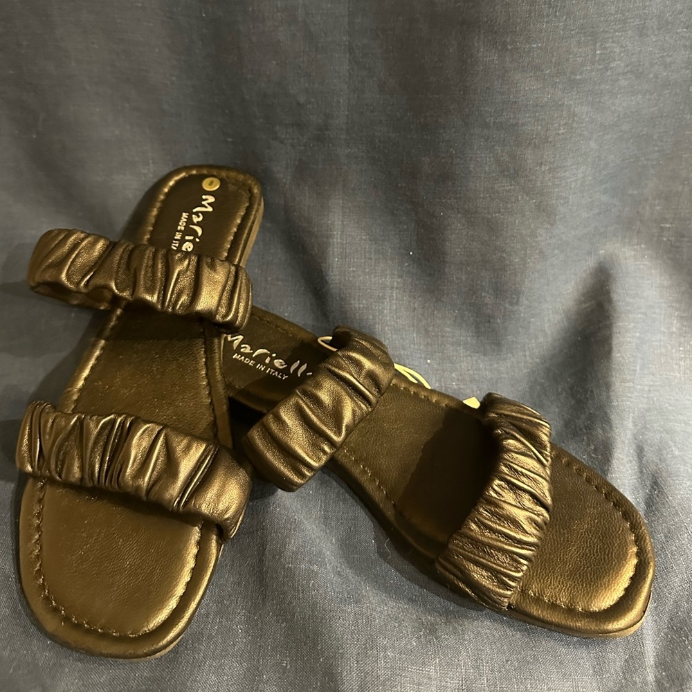 Black sandals made in Italy nwt sz8